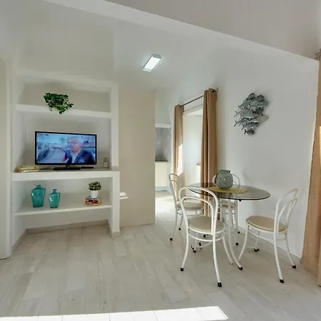 Apartament Tucha *